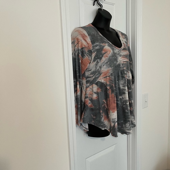 Perfectly Priscilla Super Soft Light Weight Flowy Pink and Gray Top Size XL - Picture 4 of 11